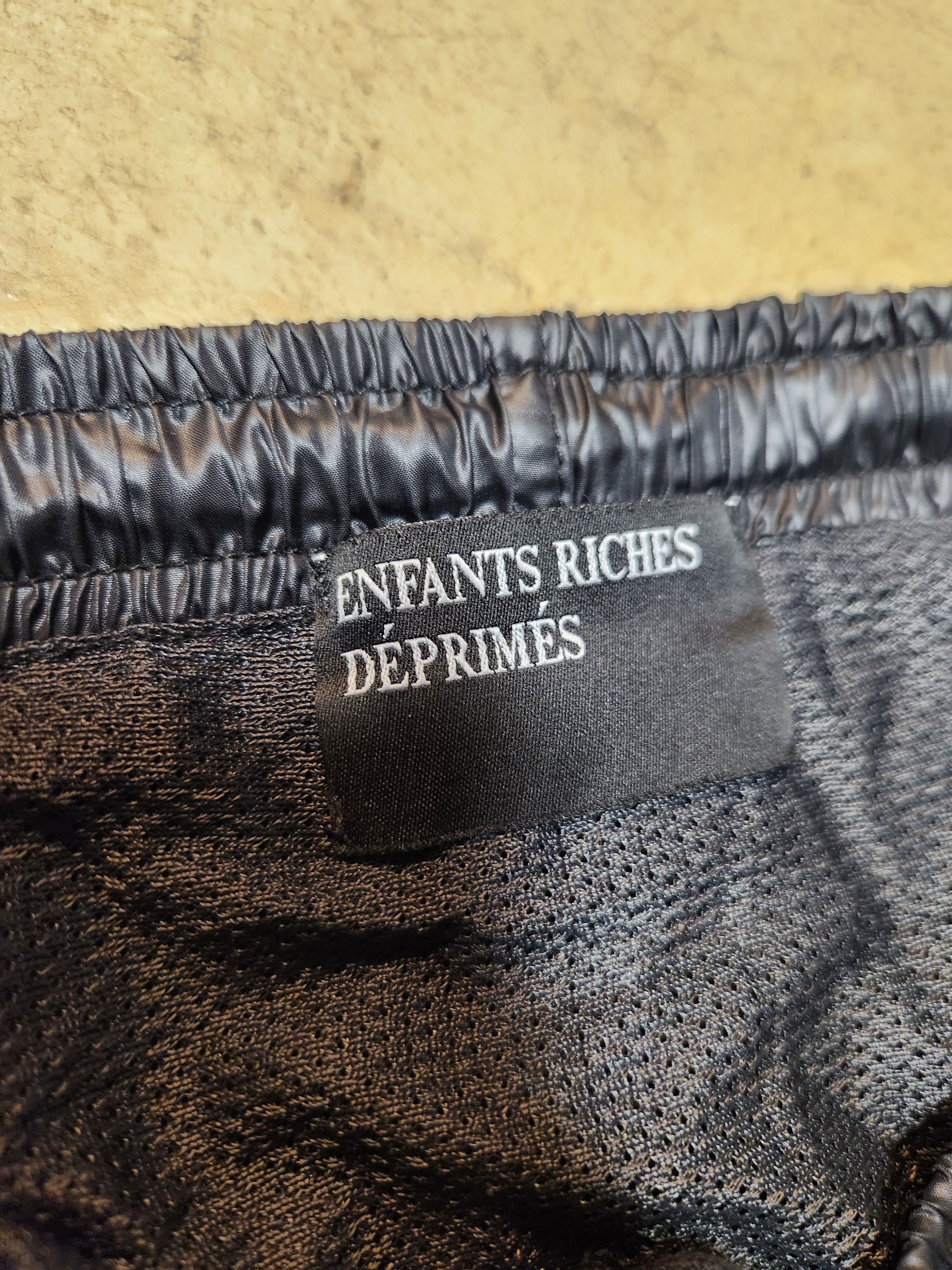 Archival Photography ENFANTS RICHES DEPRIMES - Angle 4